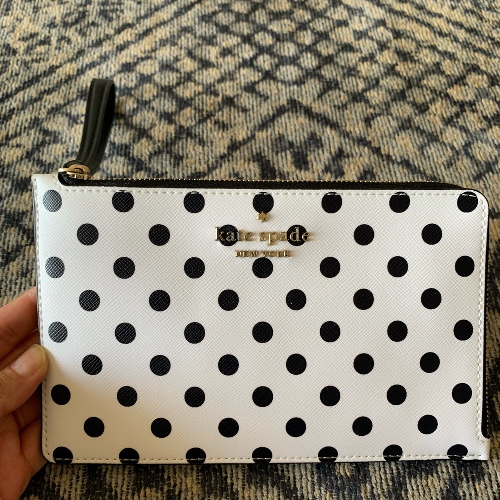 Kate Spade Staci dot medium wristlet NWOT